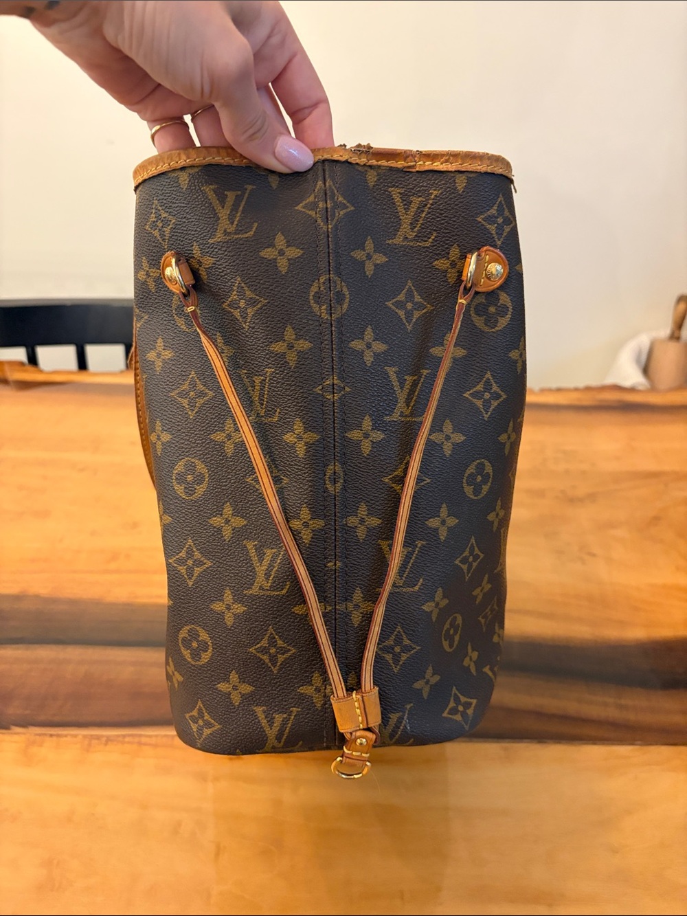 Authentic Louis Vuitton Neverfull - Picture 5 of 17